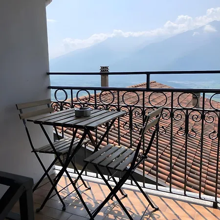 Wetzel Domaso Apartment